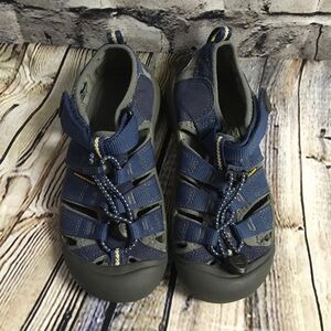 Boys / girls Keen Newport H2 water sandals 💦